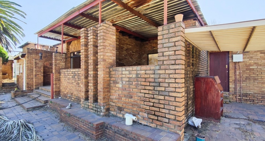 5 Bedroom Property for Sale in Terenure Gauteng