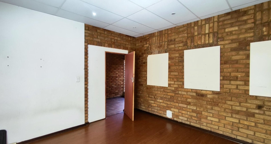 5 Bedroom Property for Sale in Terenure Gauteng