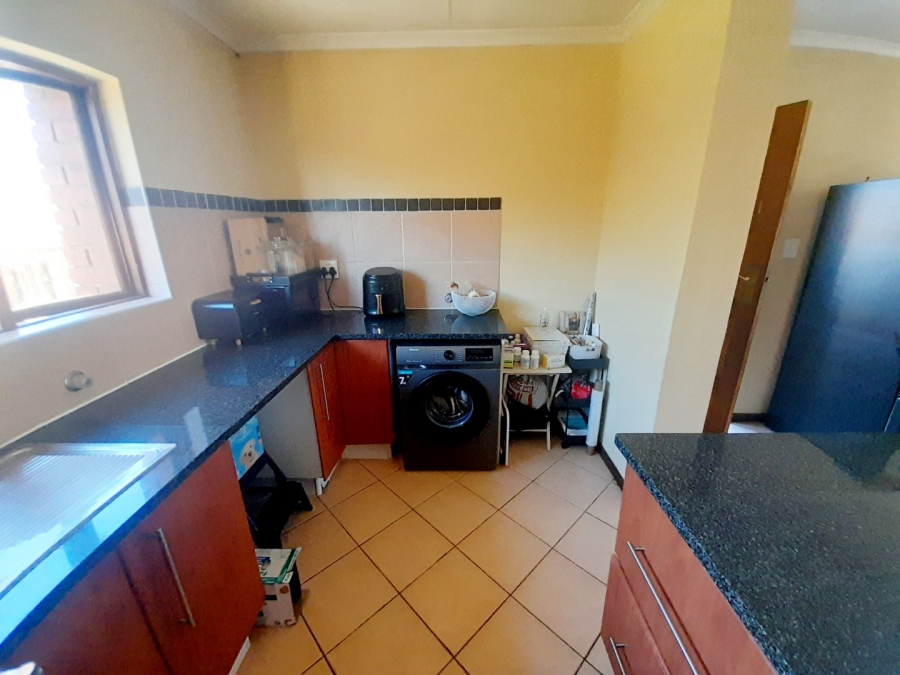 2 Bedroom Property for Sale in Silver Stone Country Estate Gauteng