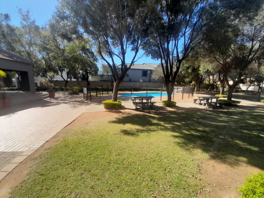 2 Bedroom Property for Sale in Silver Stone Country Estate Gauteng