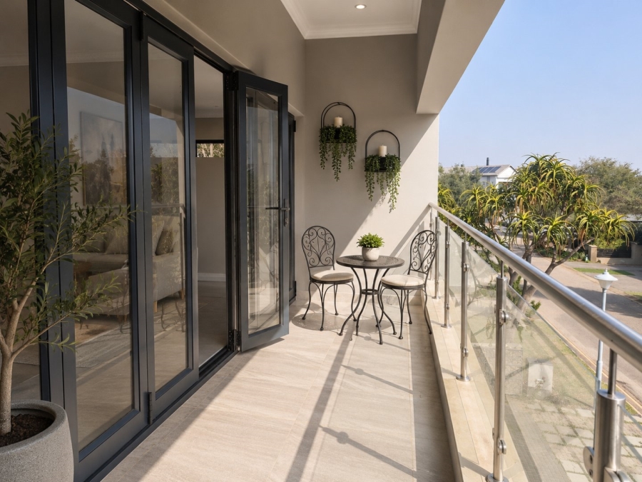 6 Bedroom Property for Sale in Copperleaf Estate Gauteng