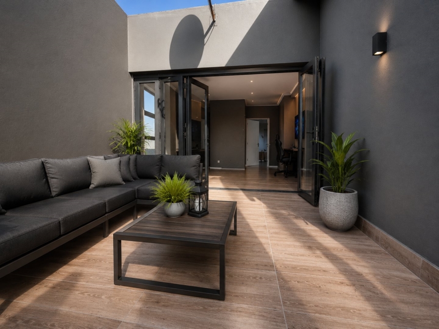 6 Bedroom Property for Sale in Copperleaf Estate Gauteng