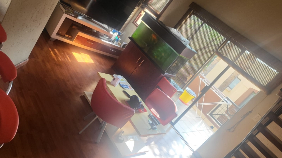  Bedroom Property for Sale in Bromhof Gauteng