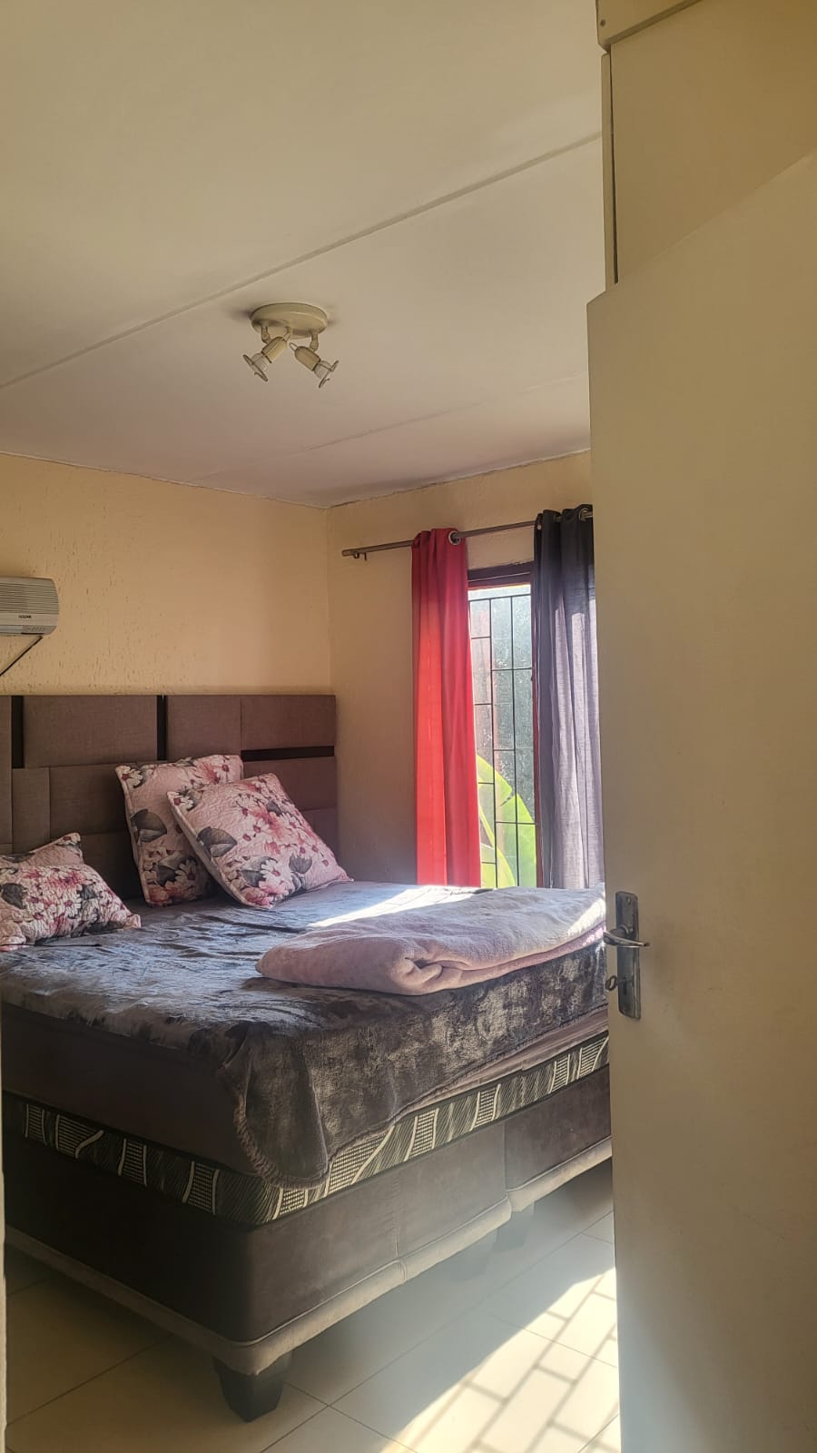  Bedroom Property for Sale in Bromhof Gauteng