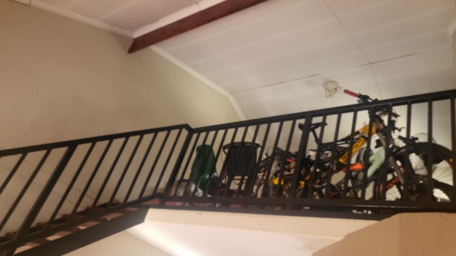 Bedroom Property for Sale in Bromhof Gauteng