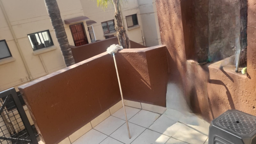  Bedroom Property for Sale in Bromhof Gauteng