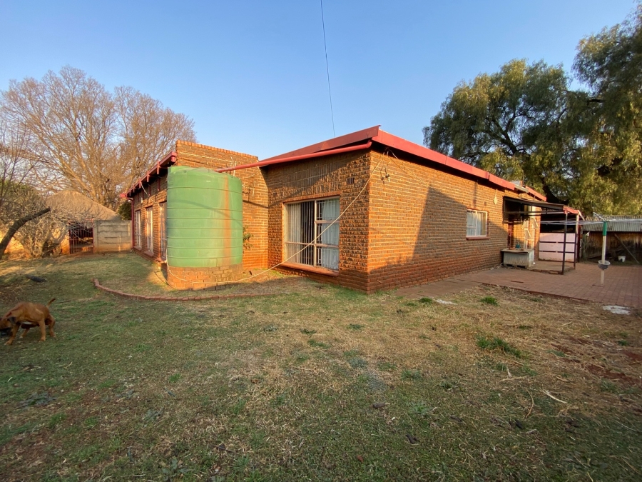 3 Bedroom Property for Sale in Dersley Gauteng