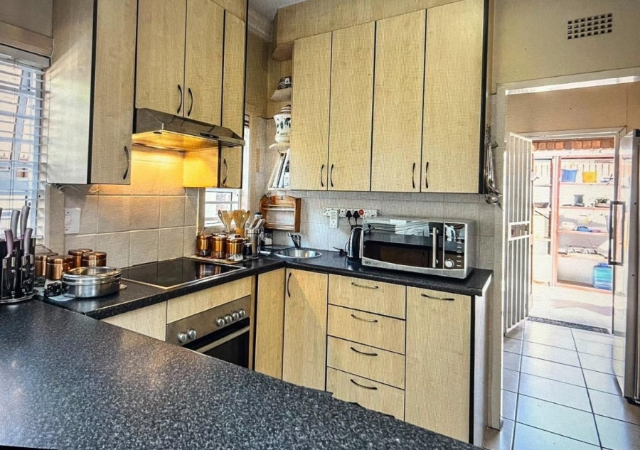 To Let 3 Bedroom Property for Rent in Sandown Gauteng