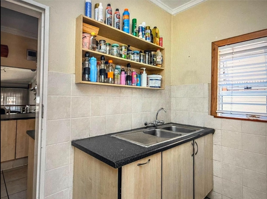 To Let 3 Bedroom Property for Rent in Sandown Gauteng