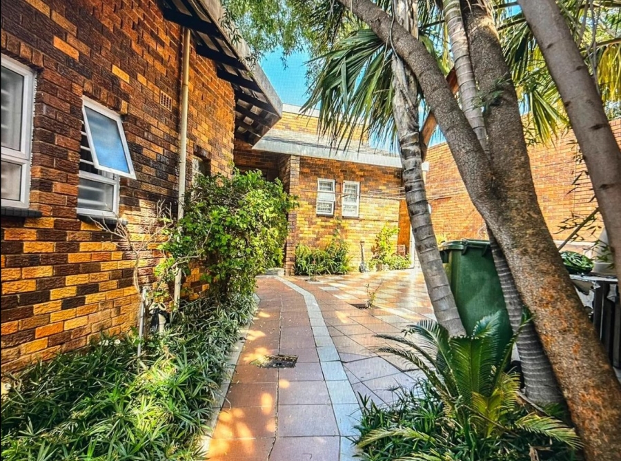 To Let 3 Bedroom Property for Rent in Sandown Gauteng