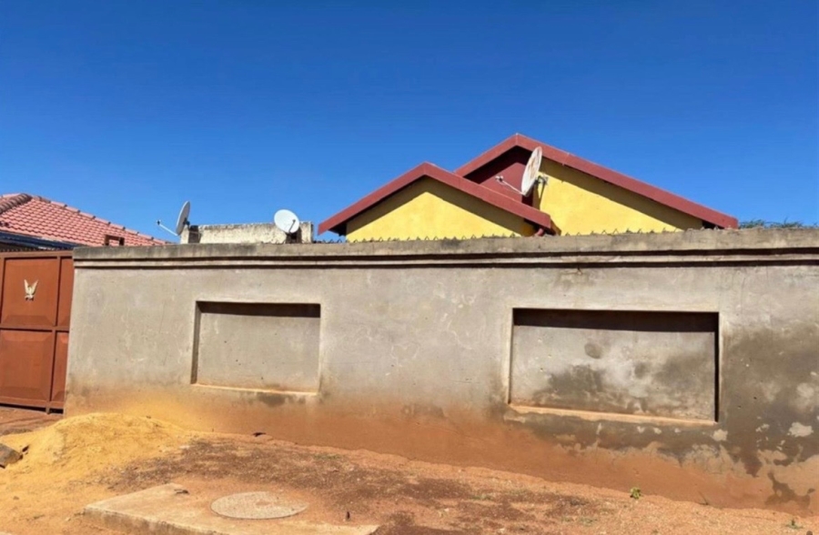  Bedroom Property for Sale in Protea Glen Gauteng