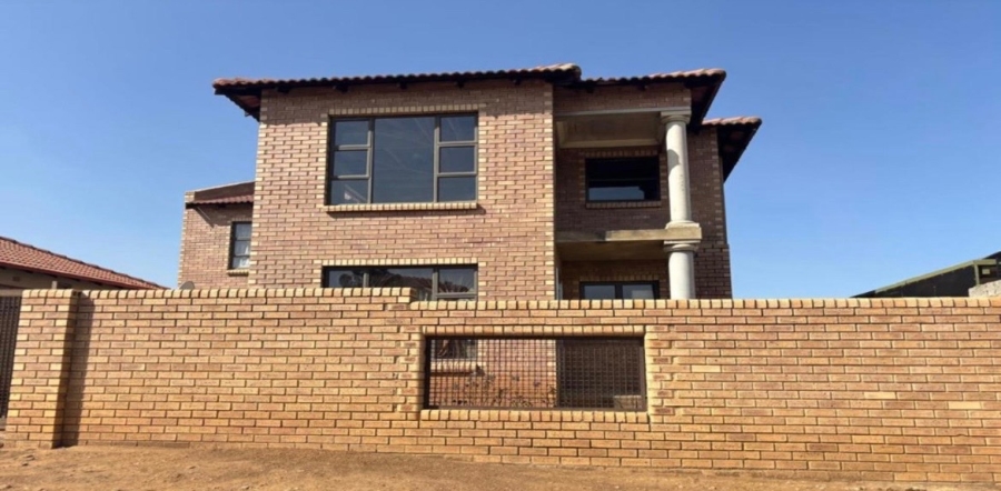  Bedroom Property for Sale in Naturena Gauteng