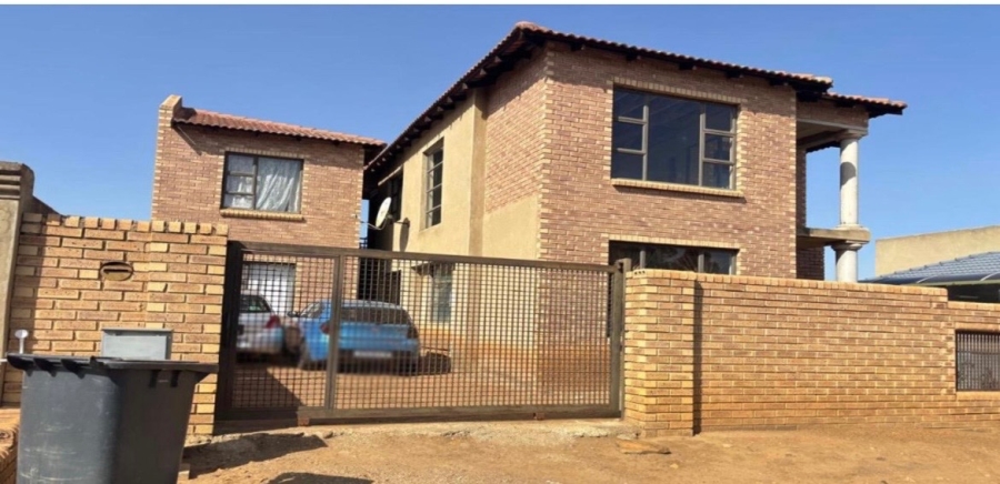  Bedroom Property for Sale in Naturena Gauteng