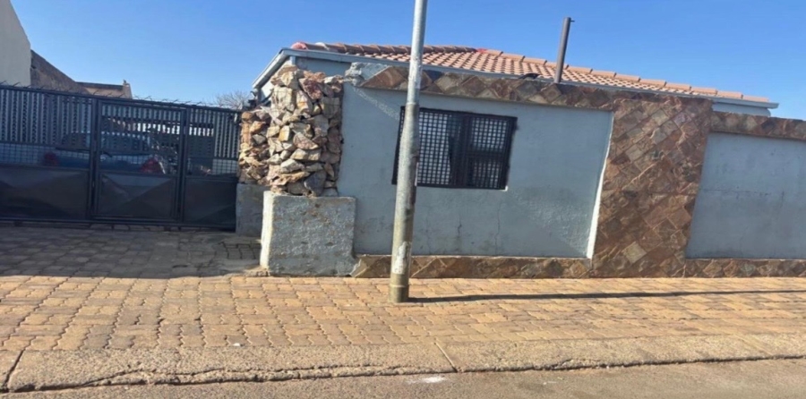  Bedroom Property for Sale in Mapetla Gauteng