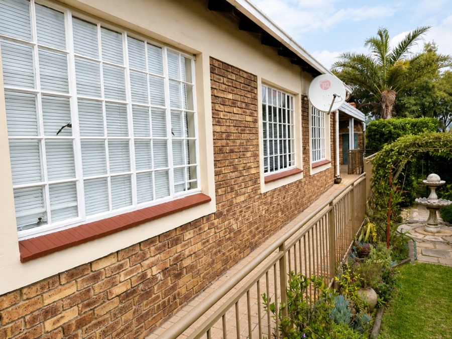 2 Bedroom Property for Sale in Wilgeheuwel Gauteng