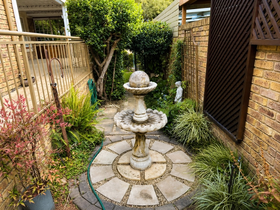 2 Bedroom Property for Sale in Wilgeheuwel Gauteng