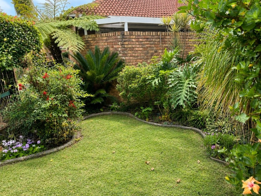 2 Bedroom Property for Sale in Wilgeheuwel Gauteng