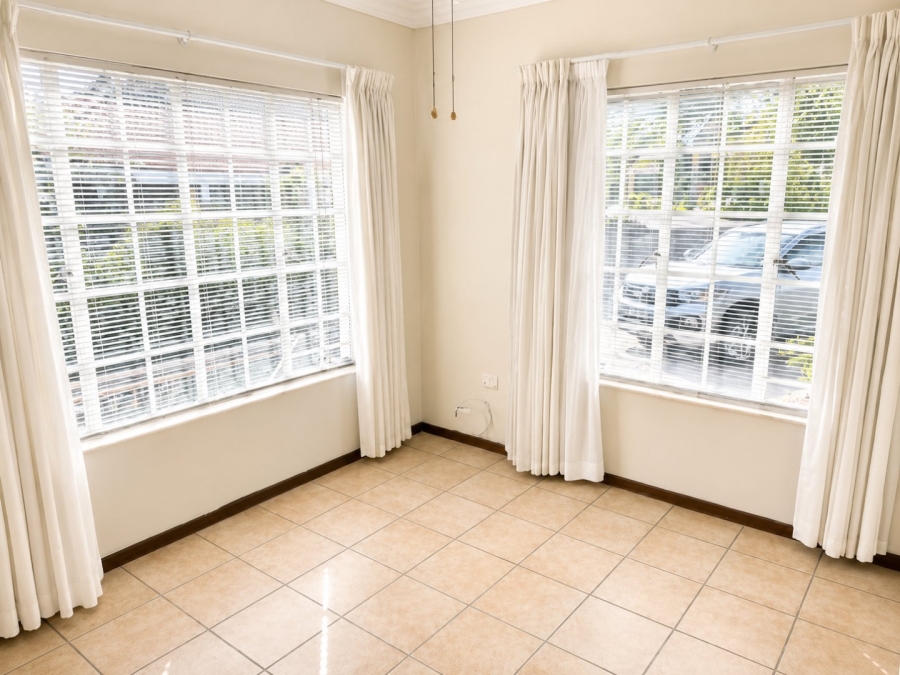 2 Bedroom Property for Sale in Wilgeheuwel Gauteng