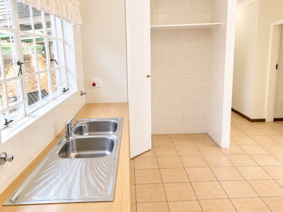 2 Bedroom Property for Sale in Wilgeheuwel Gauteng