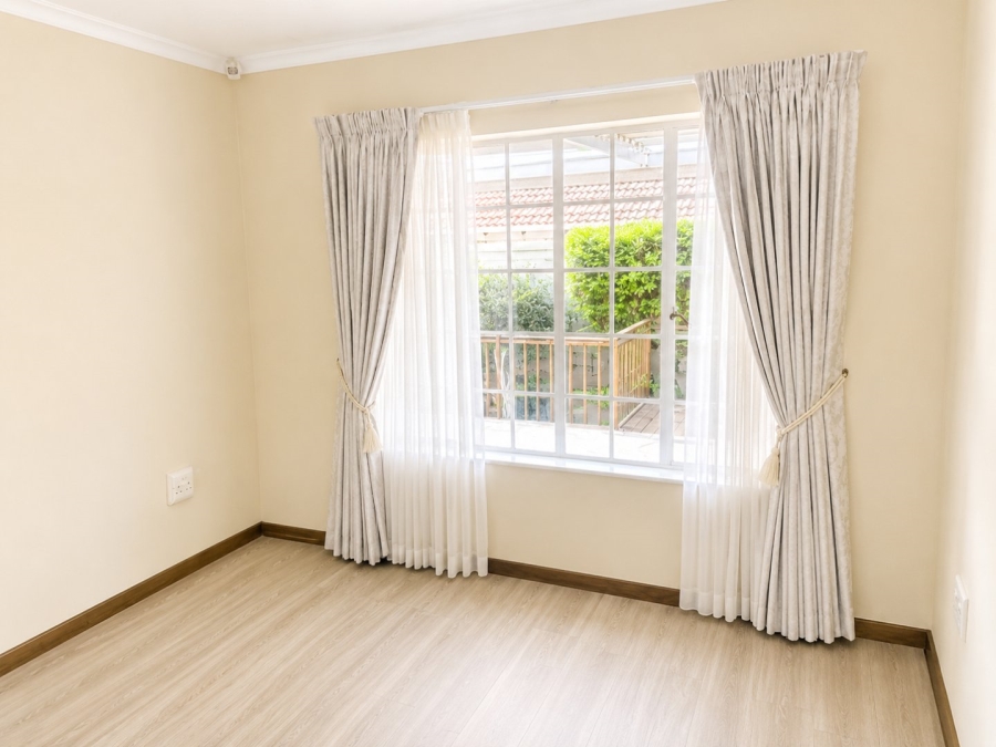 2 Bedroom Property for Sale in Wilgeheuwel Gauteng