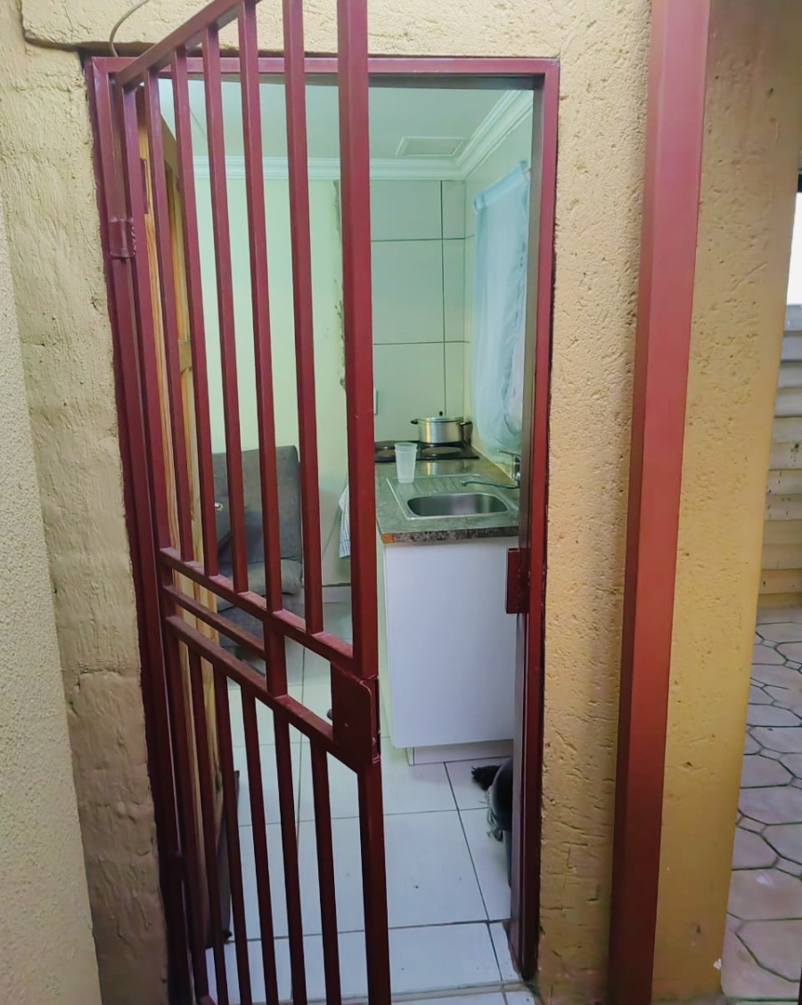 To Let 1 Bedroom Property for Rent in Soshanguve East Ext 4 Gauteng