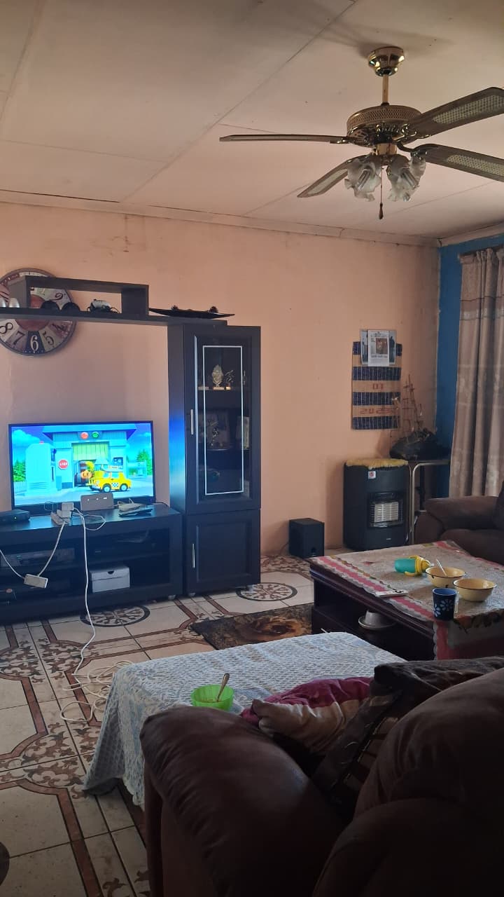 8 Bedroom Property for Sale in Leondale Gauteng