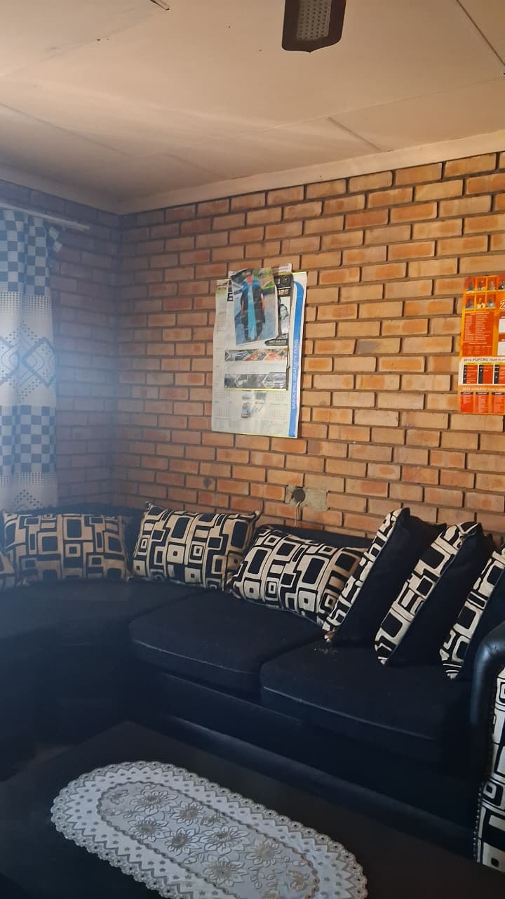 8 Bedroom Property for Sale in Leondale Gauteng