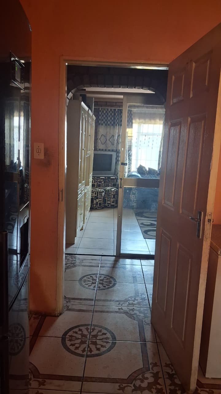 8 Bedroom Property for Sale in Leondale Gauteng