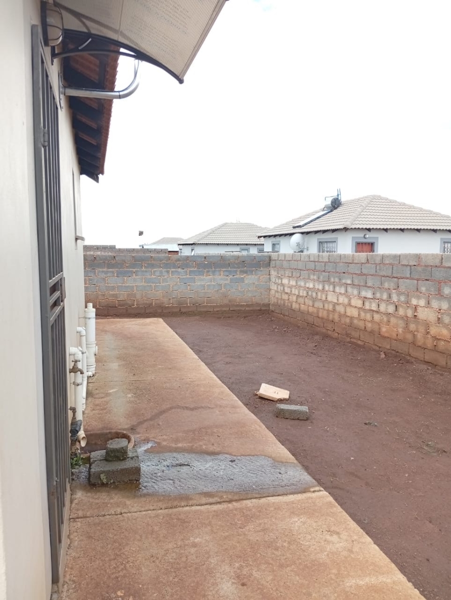 To Let 1 Bedroom Property for Rent in Lufhereng Gauteng