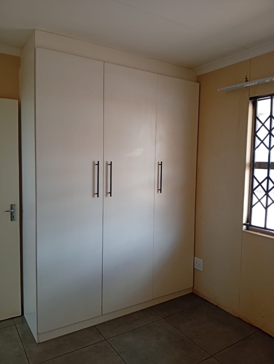 To Let 1 Bedroom Property for Rent in Lufhereng Gauteng