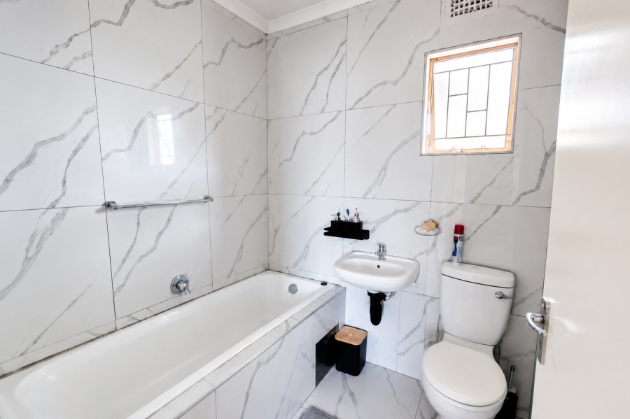 2 Bedroom Property for Sale in Sky City Gauteng