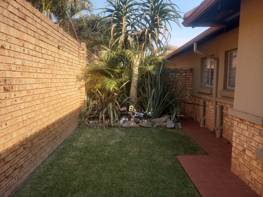 2 Bedroom Property for Sale in Sinoville Gauteng