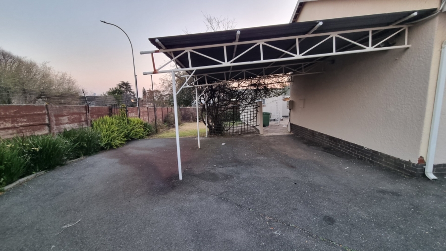 To Let 4 Bedroom Property for Rent in Eastleigh Gauteng