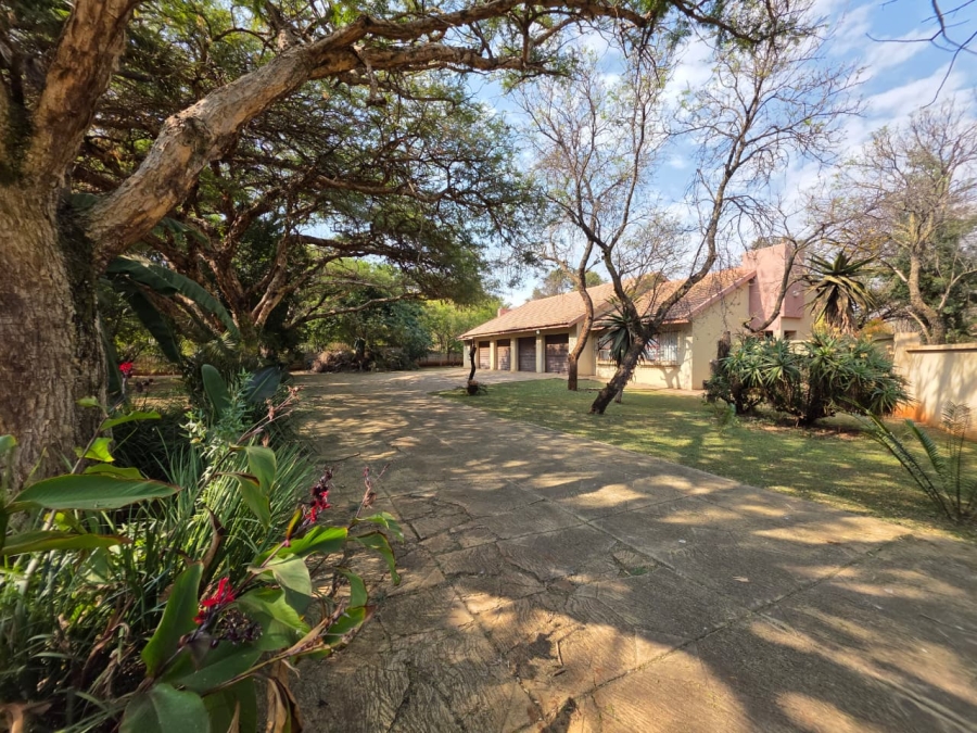 6 Bedroom Property for Sale in Montana Gauteng