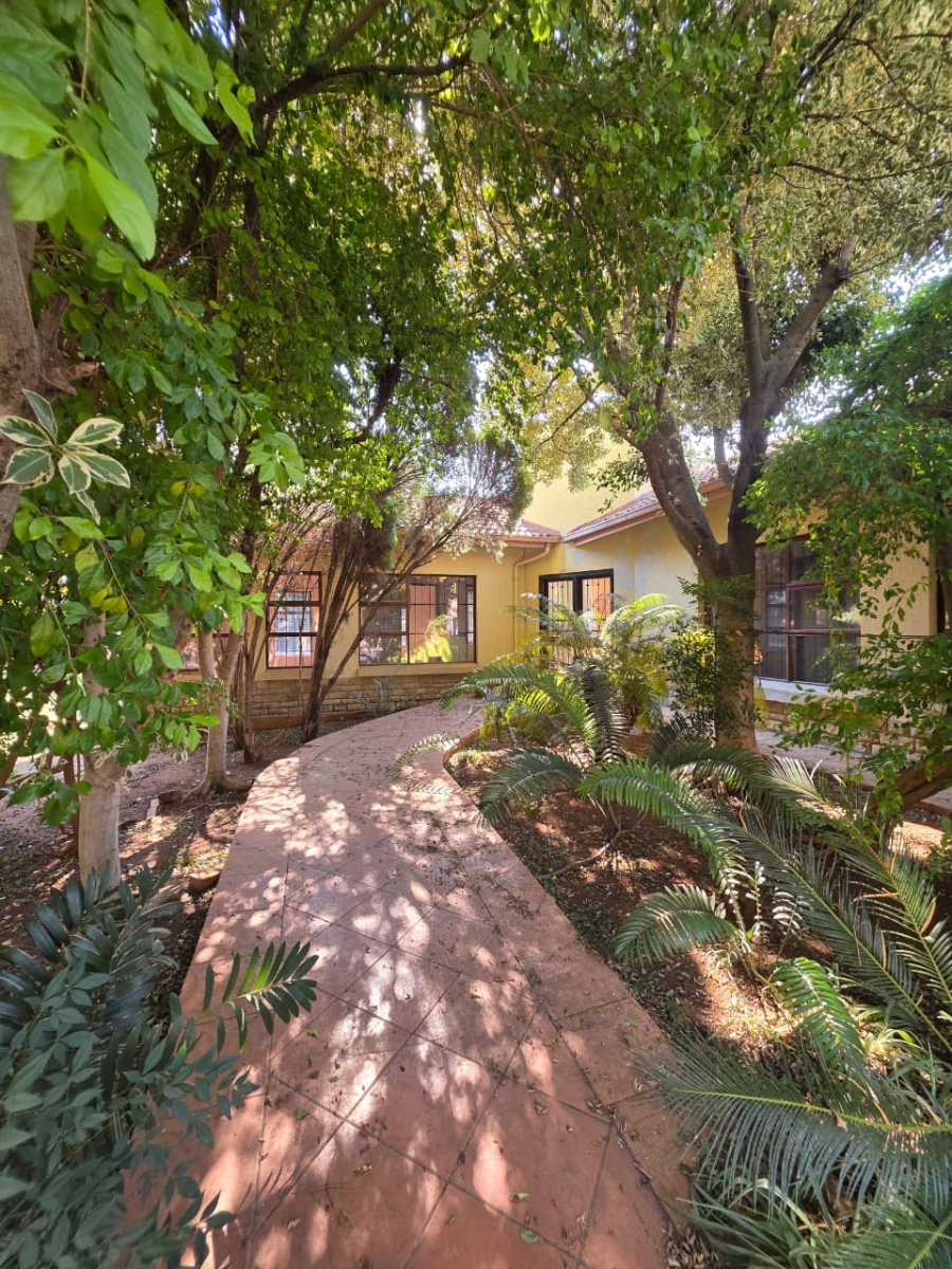 6 Bedroom Property for Sale in Montana Gauteng