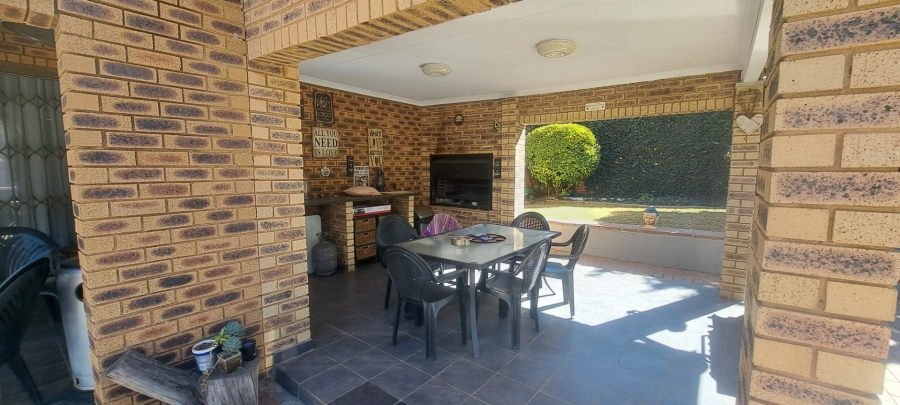 4 Bedroom Property for Sale in Eden Glen Gauteng