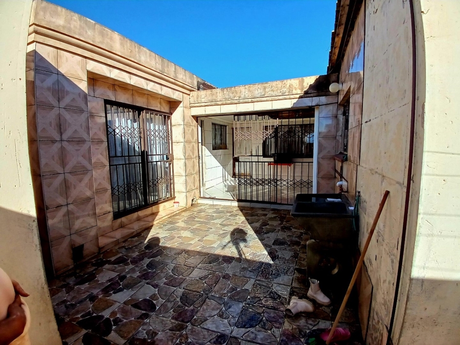  Bedroom Property for Sale in Langaville Gauteng