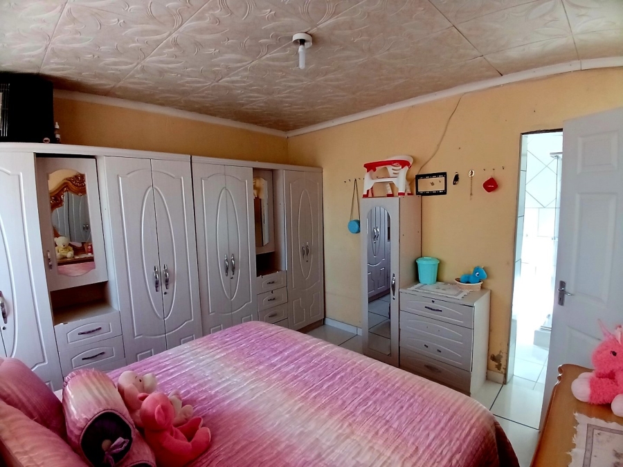  Bedroom Property for Sale in Langaville Gauteng
