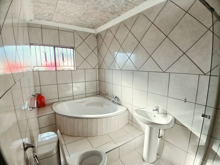  Bedroom Property for Sale in Langaville Gauteng