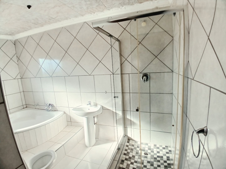  Bedroom Property for Sale in Langaville Gauteng
