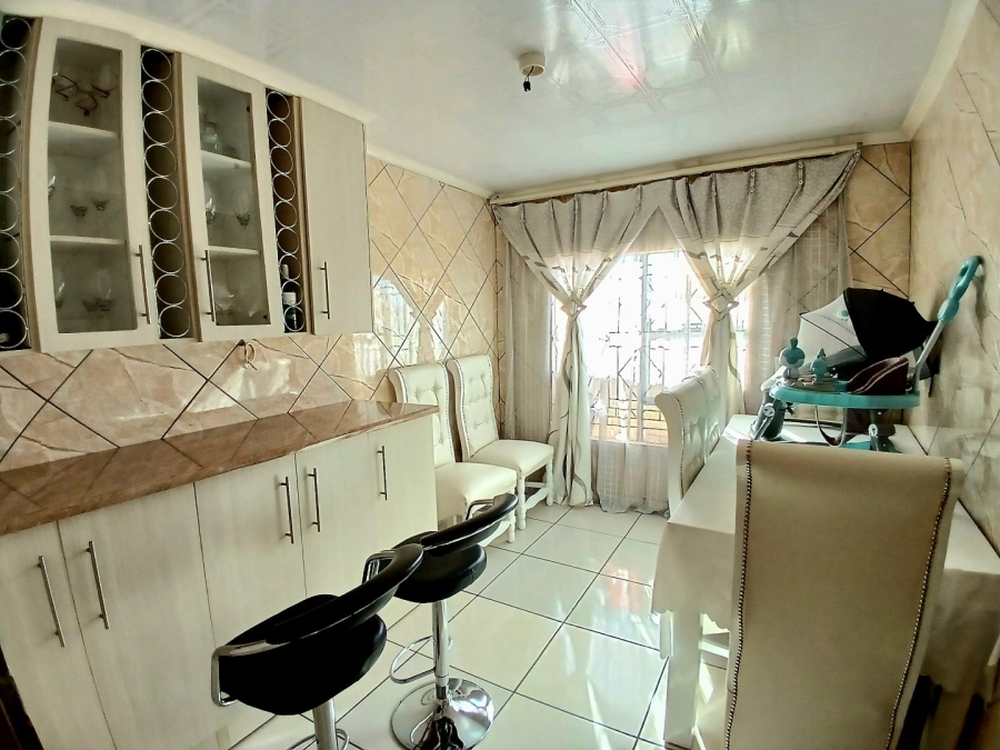  Bedroom Property for Sale in Langaville Gauteng