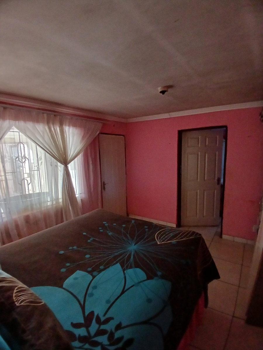  Bedroom Property for Sale in Langaville Gauteng