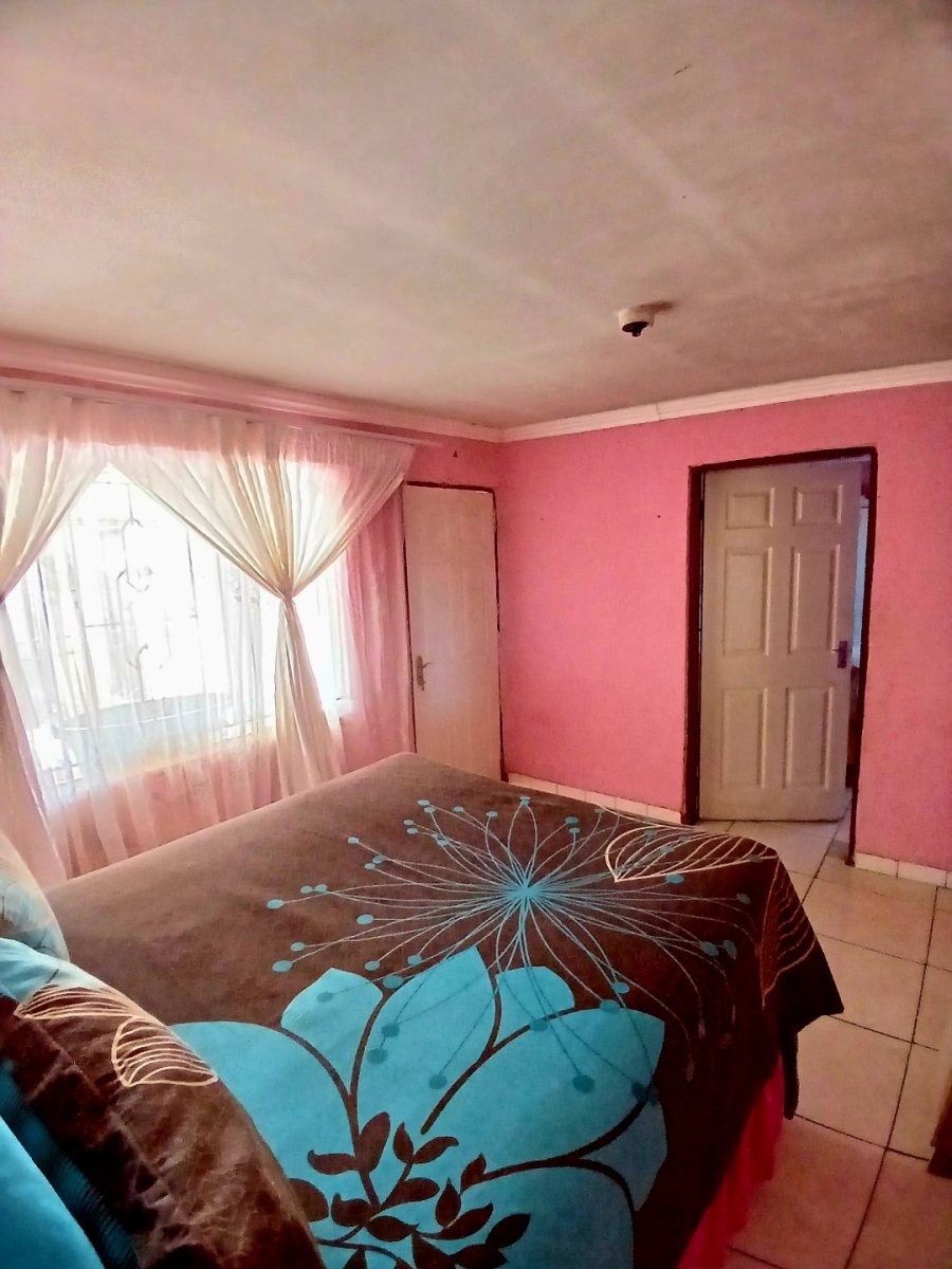  Bedroom Property for Sale in Langaville Gauteng
