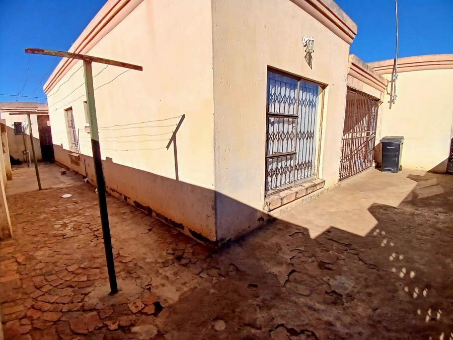  Bedroom Property for Sale in Langaville Gauteng