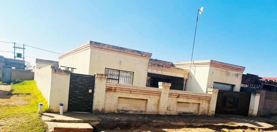  Bedroom Property for Sale in Langaville Gauteng
