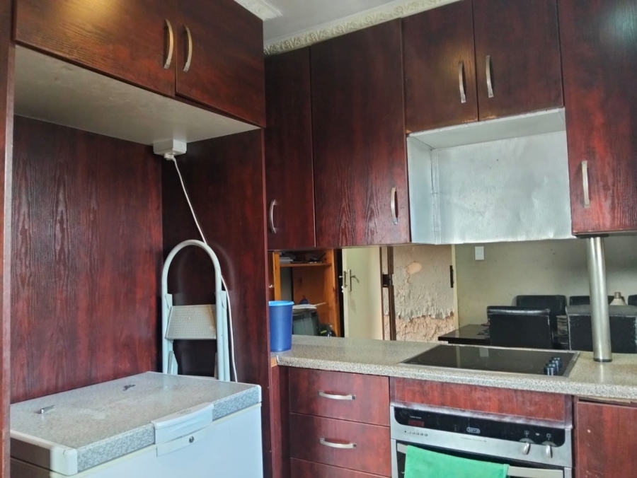  Bedroom Property for Sale in Clayville Gauteng