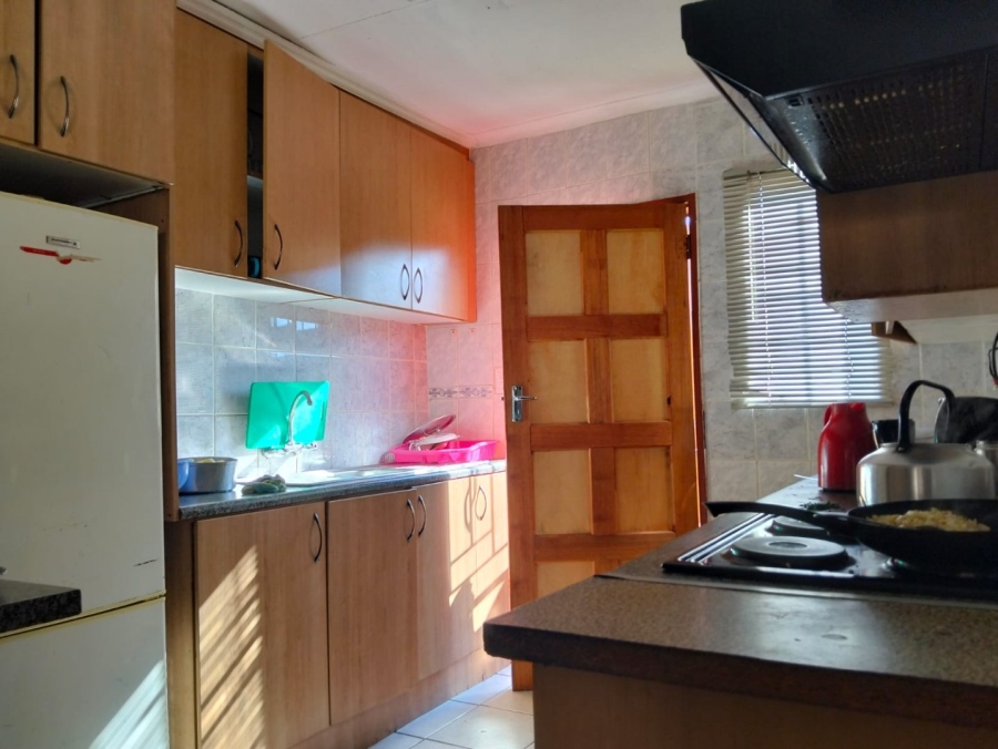  Bedroom Property for Sale in Clayville Gauteng
