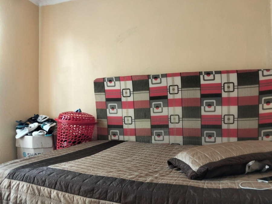  Bedroom Property for Sale in Clayville Gauteng