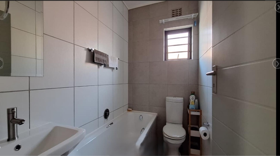 3 Bedroom Property for Sale in Albertsdal Gauteng