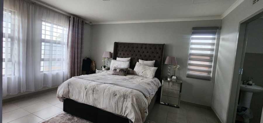 4 Bedroom Property for Sale in Albertsdal Gauteng